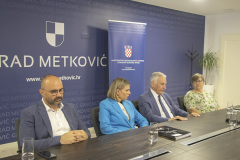 potpisivanje-ugovora-3