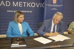 potpisivanje-ugovora-4