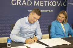 potpisivanje-ugovora-8